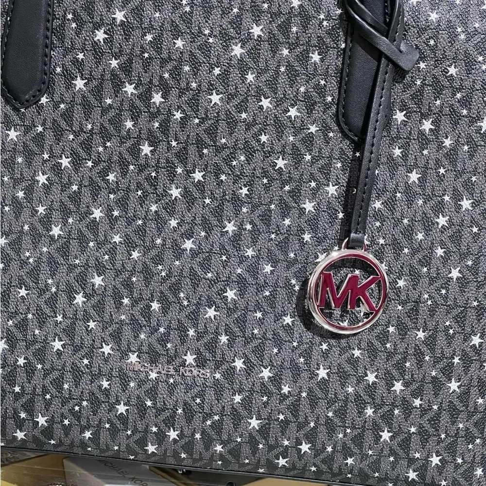 MICHAEL KORS Arden Large Printed Signature Logo Tote Bag - Picture 4 of 11